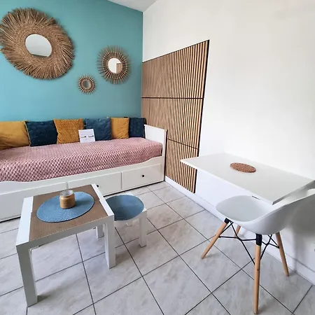 Centre - La A 1 Minute Apartment